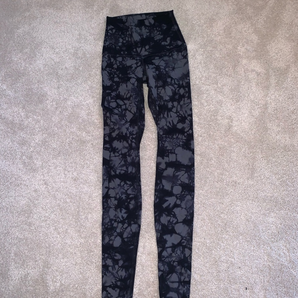Lululemon gray/black high waisted leggings